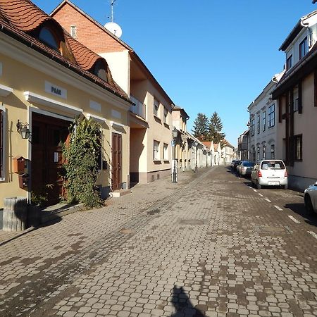 Apartamento Csillagvirág Apartman Mosonmagyaróvár Exterior foto